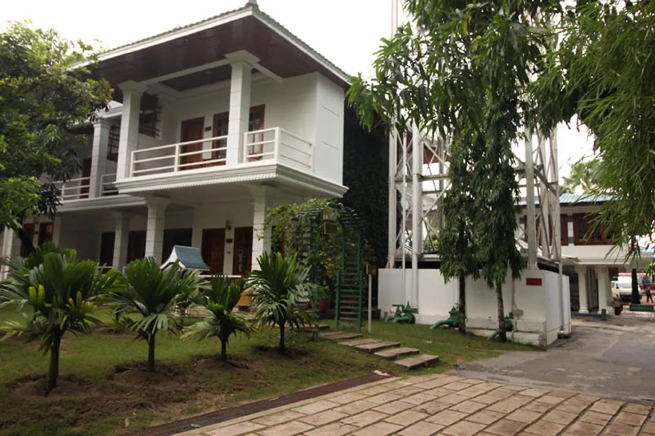 Myanmar Life Hotel Γιανγκόν