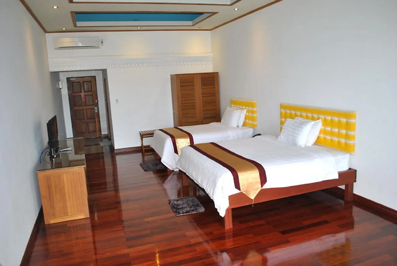 Myanmar Life Hotel Γιανγκόν