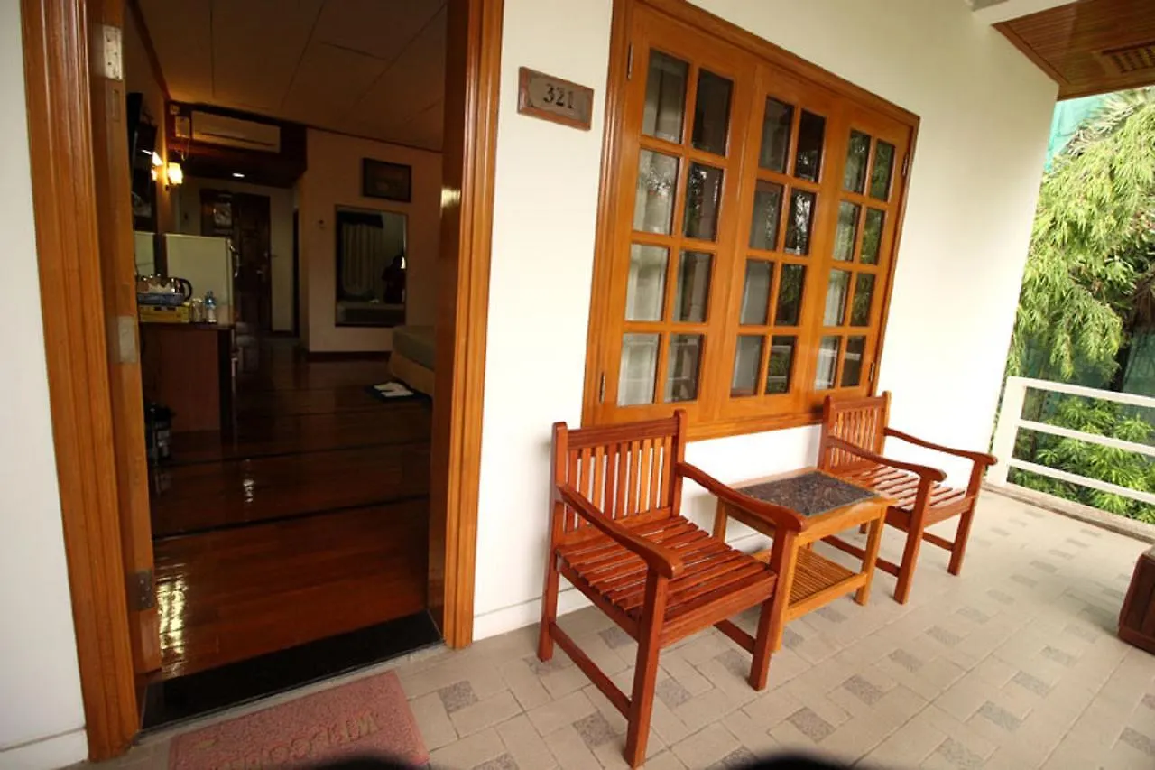 Myanmar Life Hotel Γιανγκόν