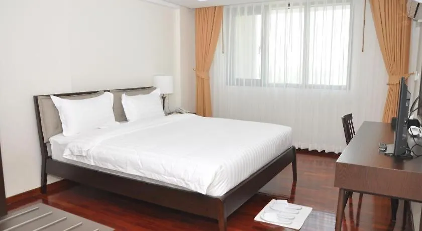 Myanmar Life Hotel Yangon 3*,