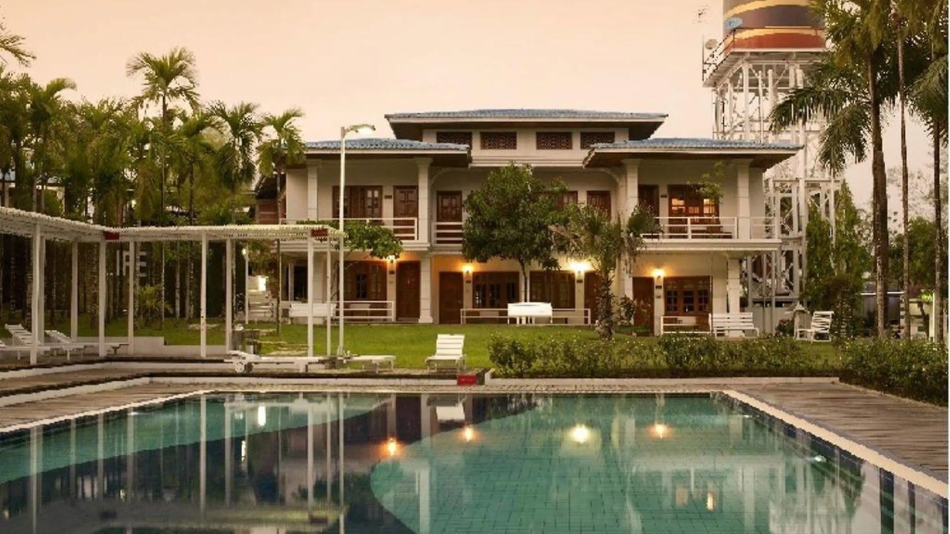 Myanmar Life Hotel location